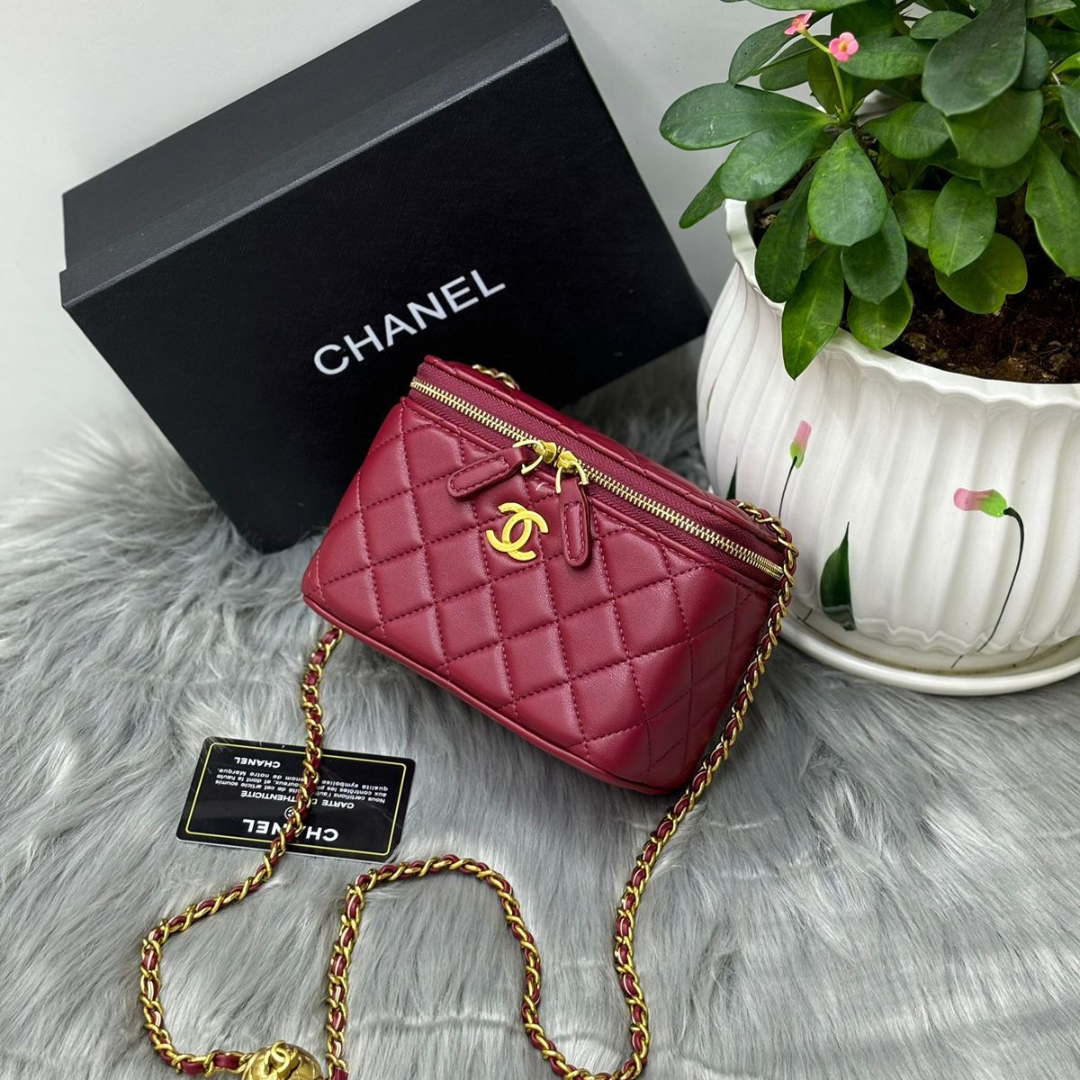 Chanel Women’s Designer Handbag | Luxury Quilted Chain Bag | Premium Fashion for Dubai